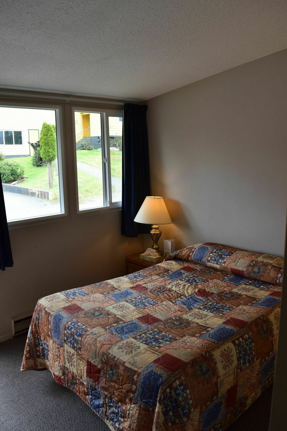 West Coast Motel On The Harbour Ucluelet Exterior foto